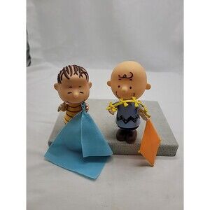Vintage 2002 Ufs PMI 2 Peanuts gang Charlie Brown /Lenus Blanket 5" figurine